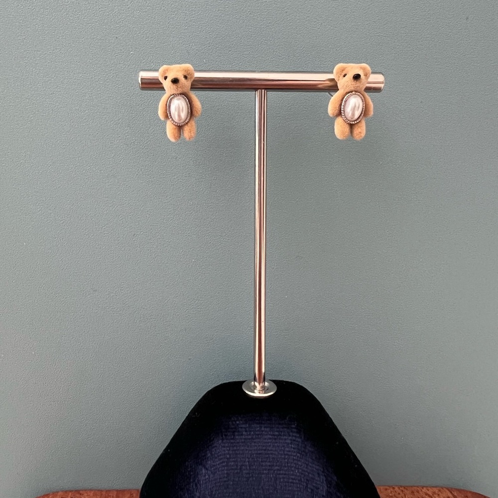 YVMIN Flocked Teddy Bear Shell Pearl Earring